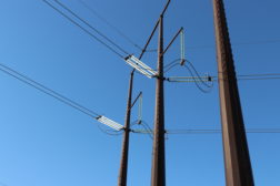 **USEMAIN.power-lines-grid-NHPublicradio DANtuohyphoto.JPG