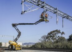 Balfour Beatty U.S. Caltrain MEWPs II.jpg